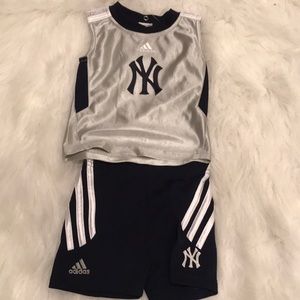 Baby adidas Yankees set 0-3 months